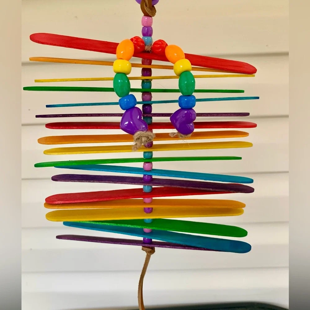 Rainbow Ruffle Chew parrot toy🌈💕